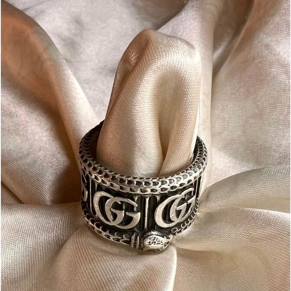 Authentic Gucci Ring - Picture 2 of 3